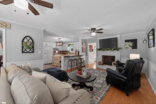 135 W Church Street, Cowpens, SC 29330