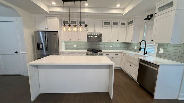 417 W Pierce Road, Itasca, IL 60143