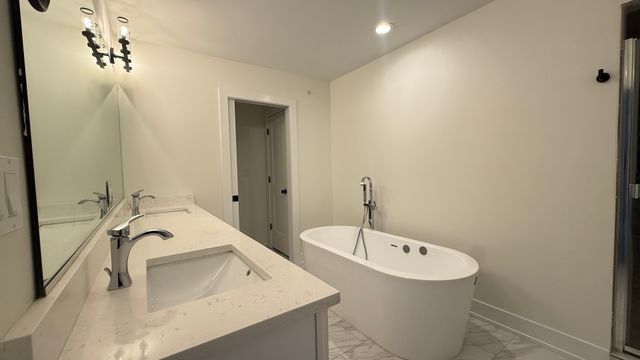 417 W Pierce Road, Itasca, IL 60143