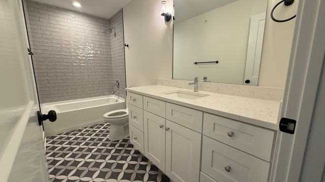 417 W Pierce Road, Itasca, IL 60143