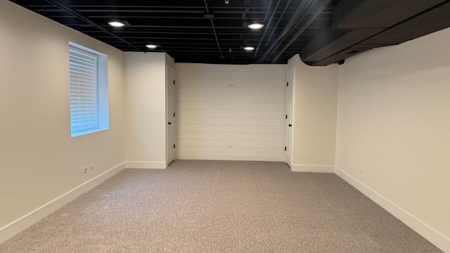 417 W Pierce Road, Itasca, IL 60143