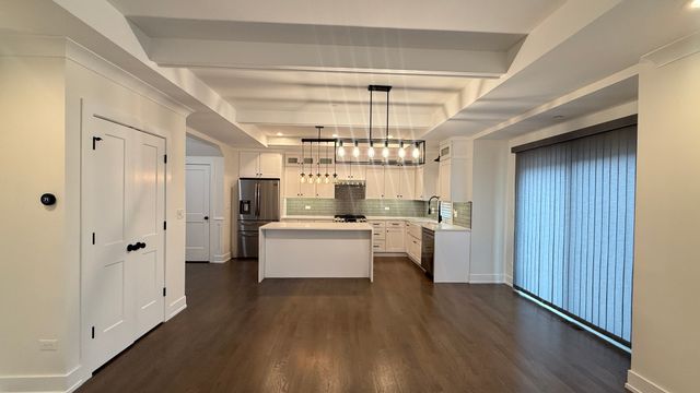 417 W Pierce Road, Itasca, IL 60143