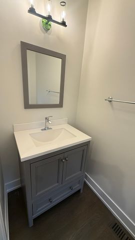 417 W Pierce Road, Itasca, IL 60143