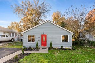 3221 Suncrest Avenue, St Louis, MO 63114