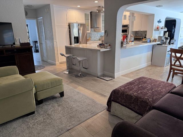 2160 NE 44th Court, Lighthouse Point, FL 33064