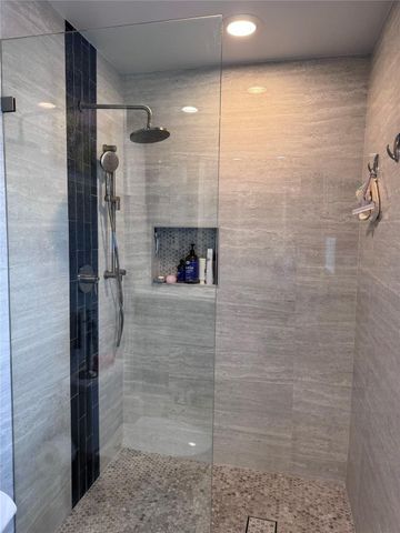 2160 NE 44th Court, Lighthouse Point, FL 33064