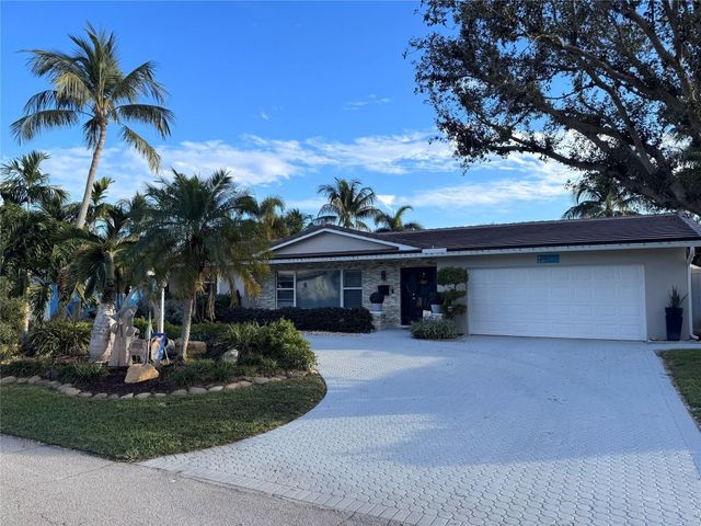 2160 NE 44th Court, Lighthouse Point, FL 33064