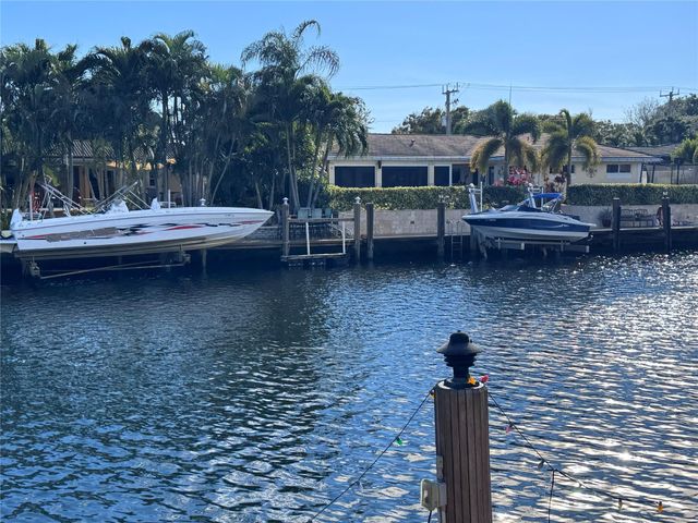 2160 NE 44th Court, Lighthouse Point, FL 33064