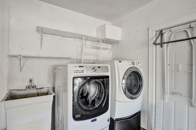 2160 NE 44th Court, Lighthouse Point, FL 33064