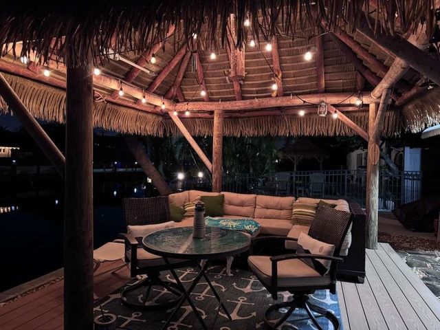 2160 NE 44th Court, Lighthouse Point, FL 33064