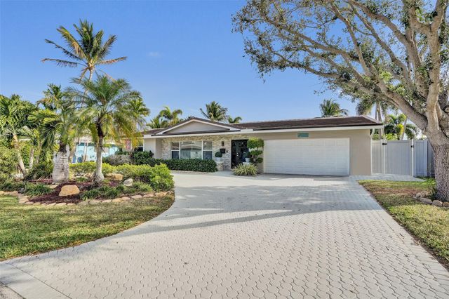 2160 NE 44th Court, Lighthouse Point, FL 33064