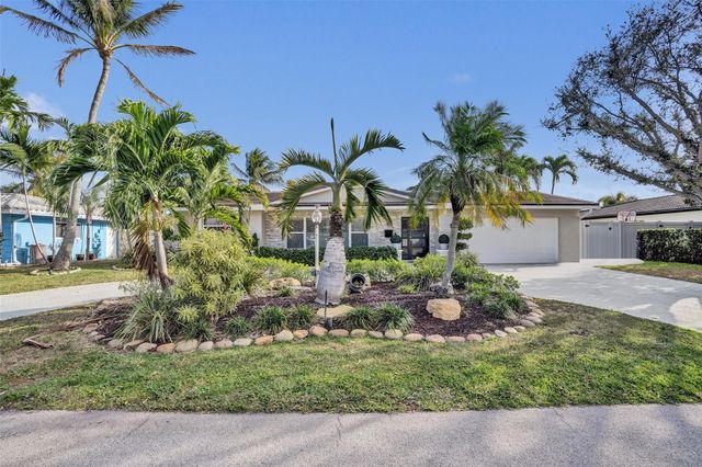 2160 NE 44th Court, Lighthouse Point, FL 33064