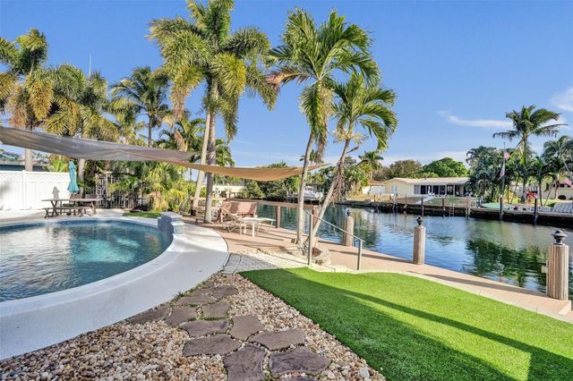 2160 NE 44th Court, Lighthouse Point, FL 33064