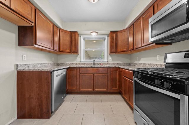 W126N7009 Highland DRIVE, Menomonee Falls, WI 53051