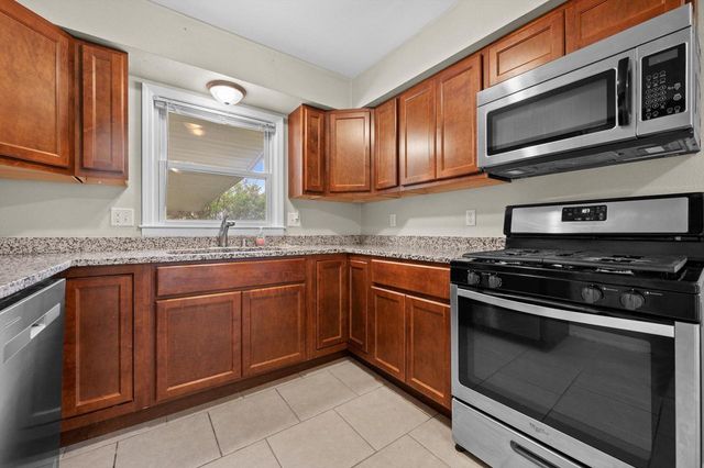 W126N7009 Highland DRIVE, Menomonee Falls, WI 53051