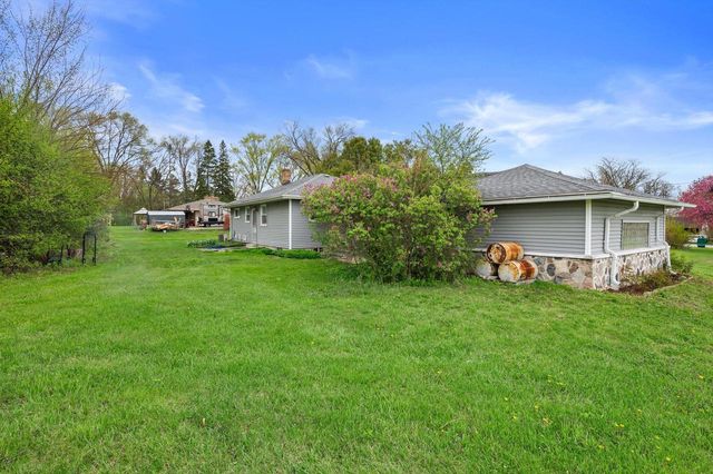 W126N7009 Highland DRIVE, Menomonee Falls, WI 53051