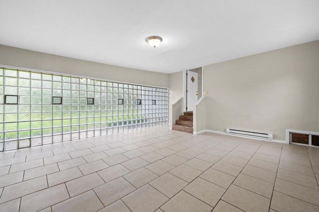 W126N7009 Highland DRIVE, Menomonee Falls, WI 53051