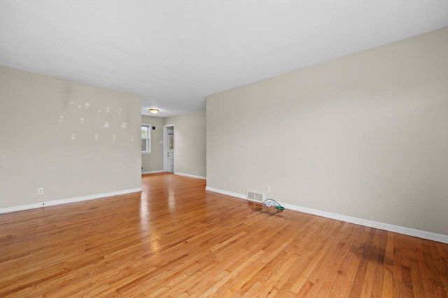 W126N7009 Highland DRIVE, Menomonee Falls, WI 53051