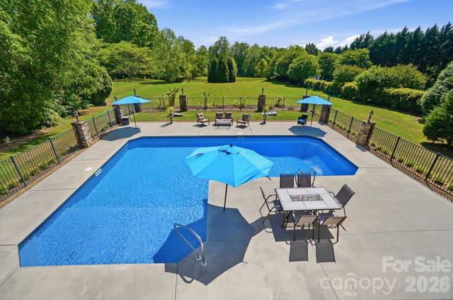 159 Riverchase Lane, Mooresville, NC 28115