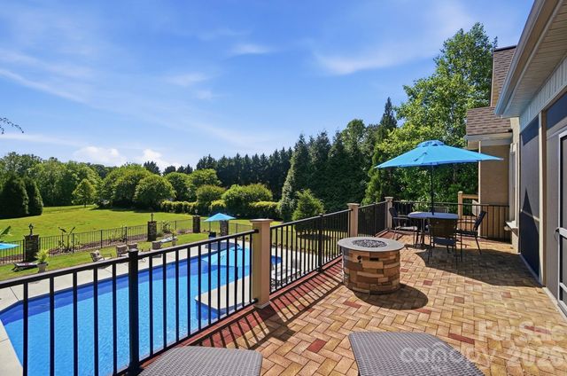 159 Riverchase Lane, Mooresville, NC 28115