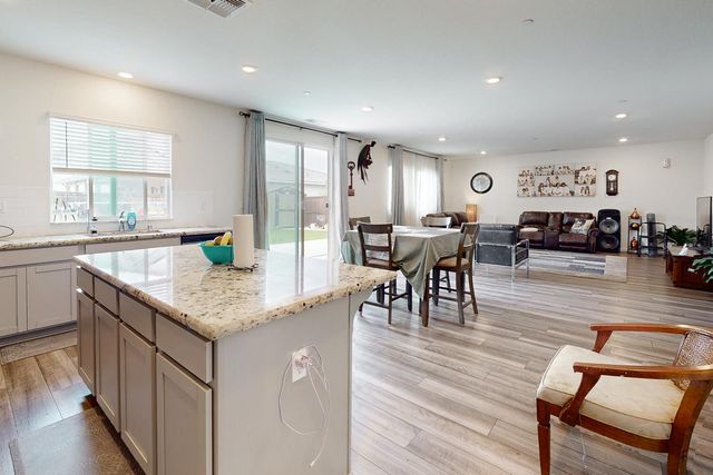 2075 Haskins Way, Plumas Lake, CA 95961