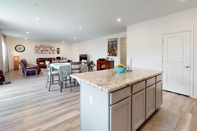 2075 Haskins Way, Plumas Lake, CA 95961