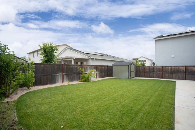 2075 Haskins Way, Plumas Lake, CA 95961