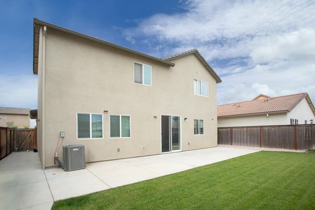 2075 Haskins Way, Plumas Lake, CA 95961