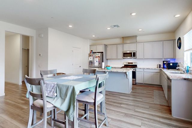 2075 Haskins Way, Plumas Lake, CA 95961
