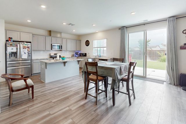 2075 Haskins Way, Plumas Lake, CA 95961