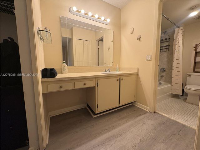 16471 Blatt Boulevard 203, Weston, FL 33326