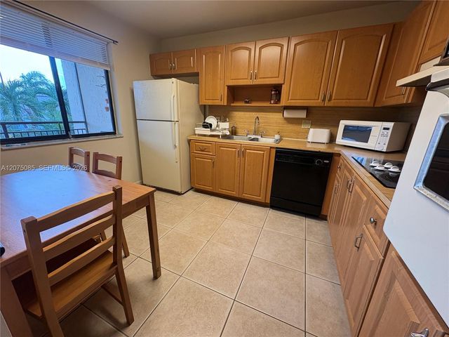 16471 Blatt Boulevard 203, Weston, FL 33326