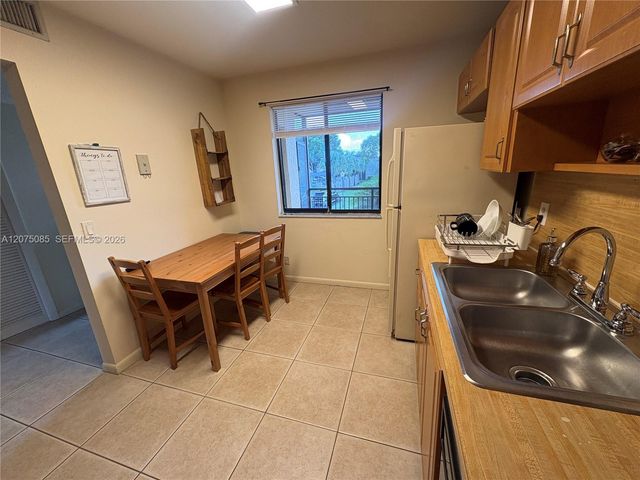 16471 Blatt Boulevard 203, Weston, FL 33326