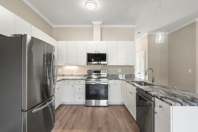 240 Main 302, Millis, MA 02054