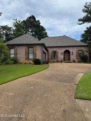 308 Turning Leaf Court, Madison, MS 39110
