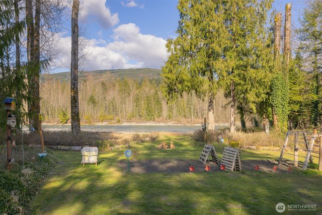 6070 Saxon Road, Acme, WA 98220