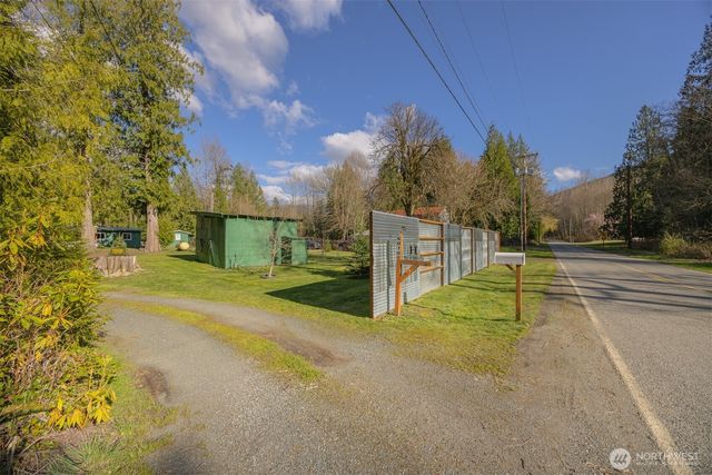 6070 Saxon Road, Acme, WA 98220