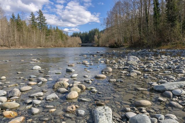 6070 Saxon Road, Acme, WA 98220