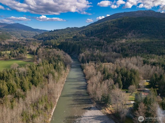 6070 Saxon Road, Acme, WA 98220