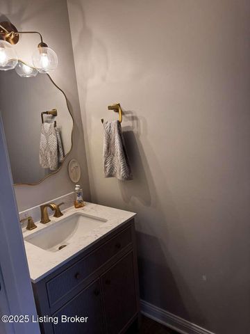 8804 Thompson Ln, Louisville, KY 40258