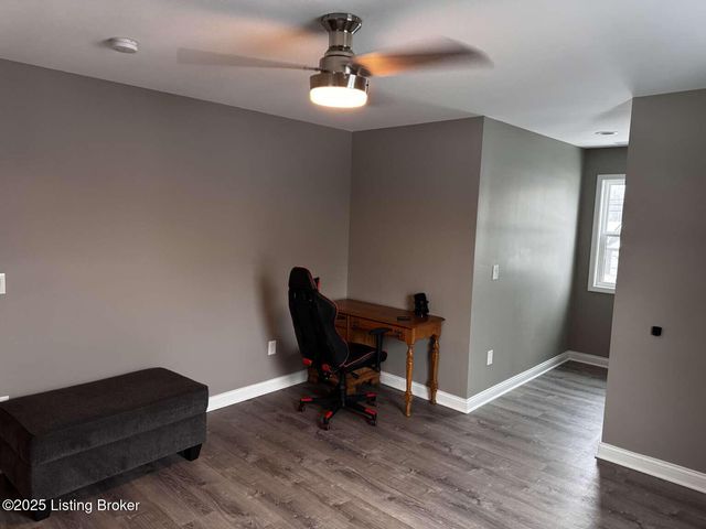 8804 Thompson Ln, Louisville, KY 40258