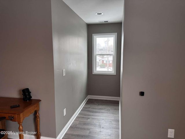 8804 Thompson Ln, Louisville, KY 40258