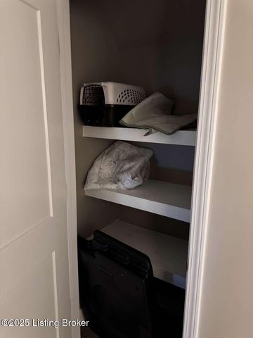 8804 Thompson Ln, Louisville, KY 40258