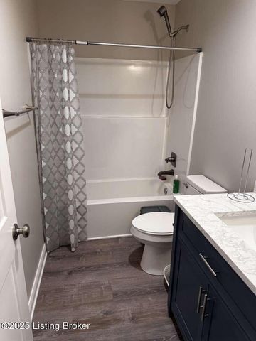 8804 Thompson Ln, Louisville, KY 40258