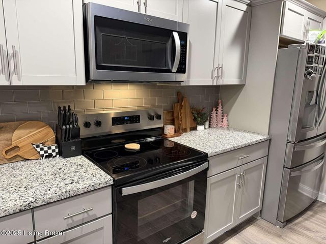 8804 Thompson Ln, Louisville, KY 40258