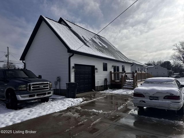 8804 Thompson Ln, Louisville, KY 40258