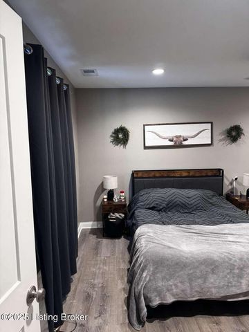 8804 Thompson Ln, Louisville, KY 40258