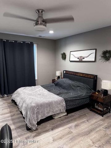 8804 Thompson Ln, Louisville, KY 40258