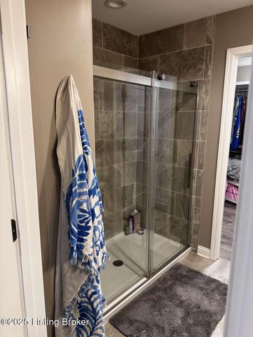 8804 Thompson Ln, Louisville, KY 40258