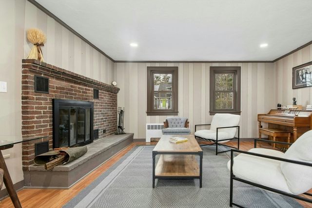 94 Spruce St, Framingham, MA 01701